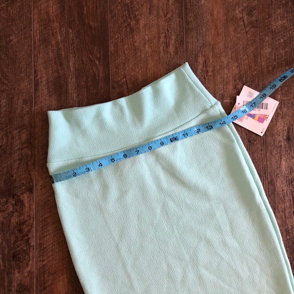 LuLaRoe Mint Cassie NWT - Picture 3 of 5